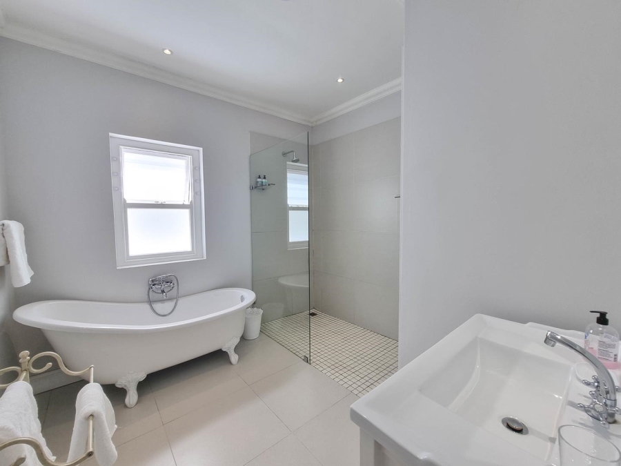 2 Bedroom Property for Sale in Westcliff Western Cape